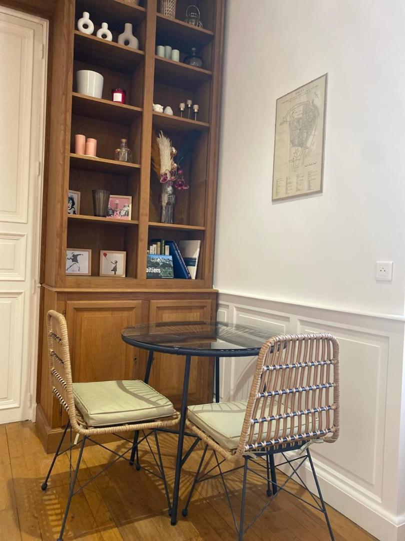 Apartment Comedy: Heart Of Town Facing The Na Region Poitiers